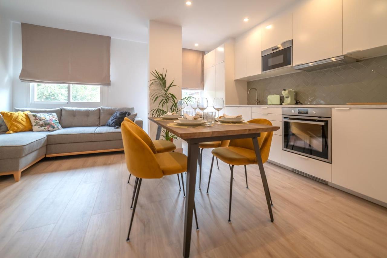 Soler Apartments Сант Адриа де Бесос Екстериор снимка