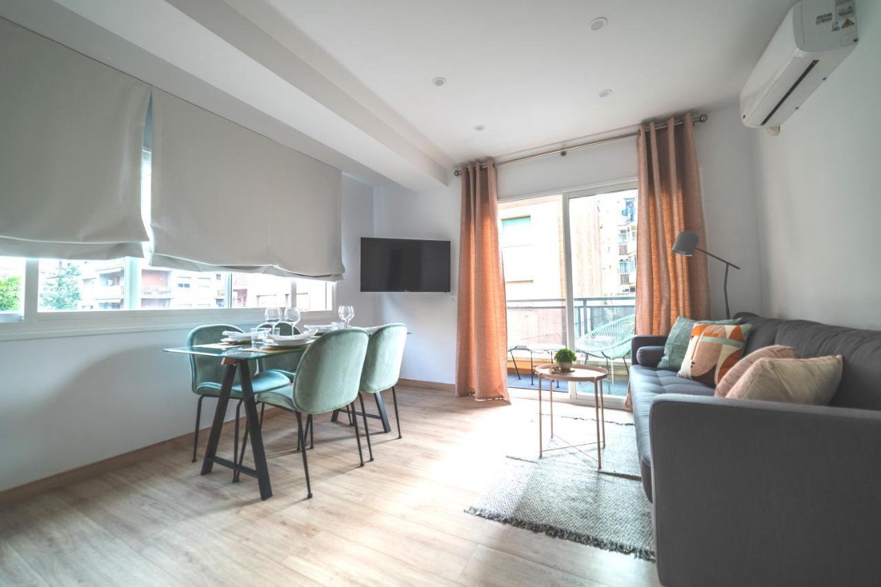 Soler Apartments Сант Адриа де Бесос Екстериор снимка