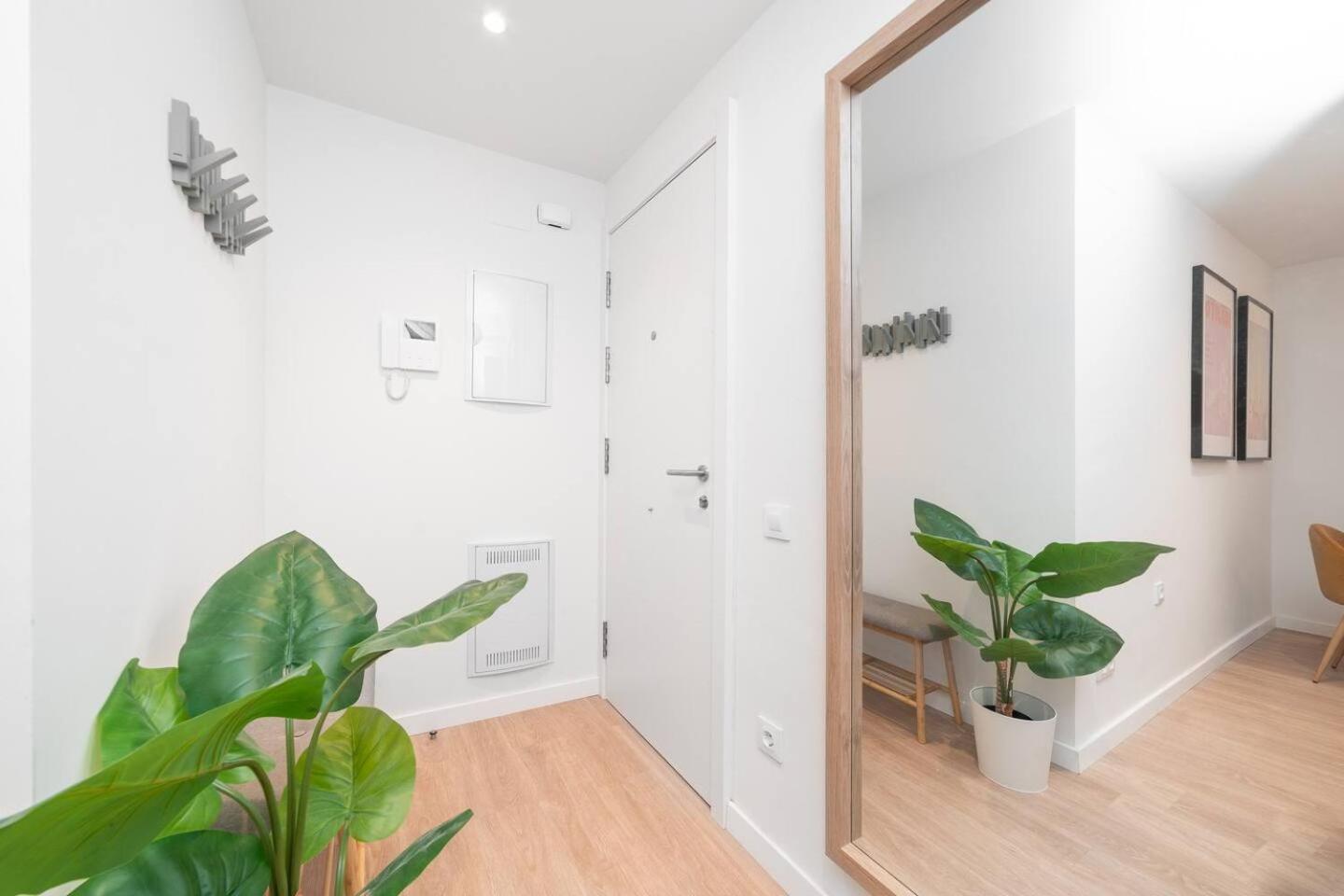 Soler Apartments Сант Адриа де Бесос Екстериор снимка
