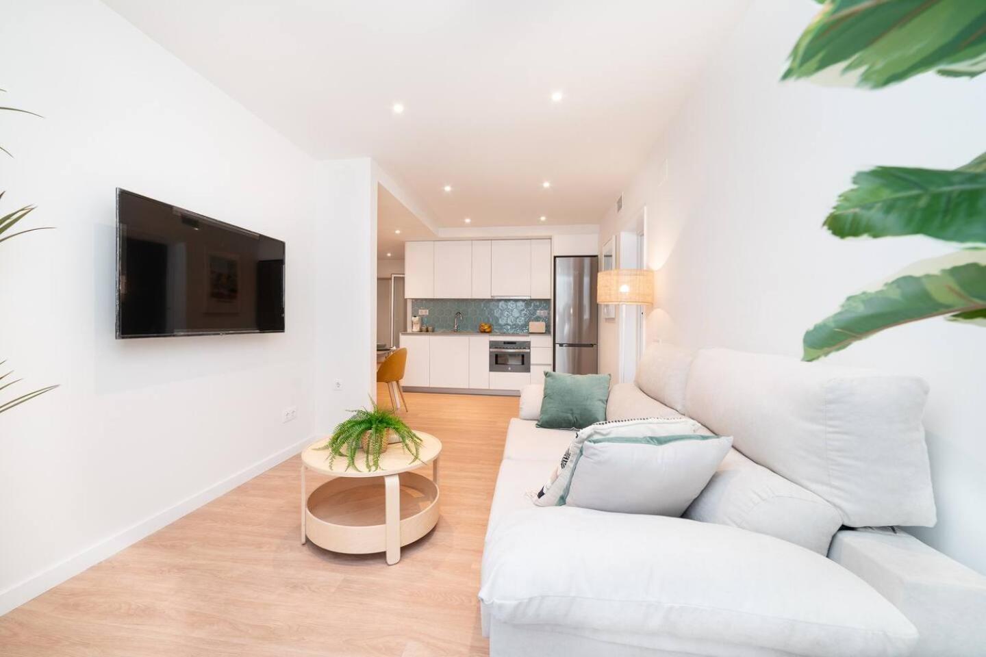 Soler Apartments Сант Адриа де Бесос Екстериор снимка