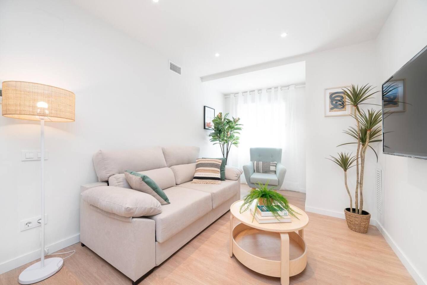 Soler Apartments Сант Адриа де Бесос Екстериор снимка