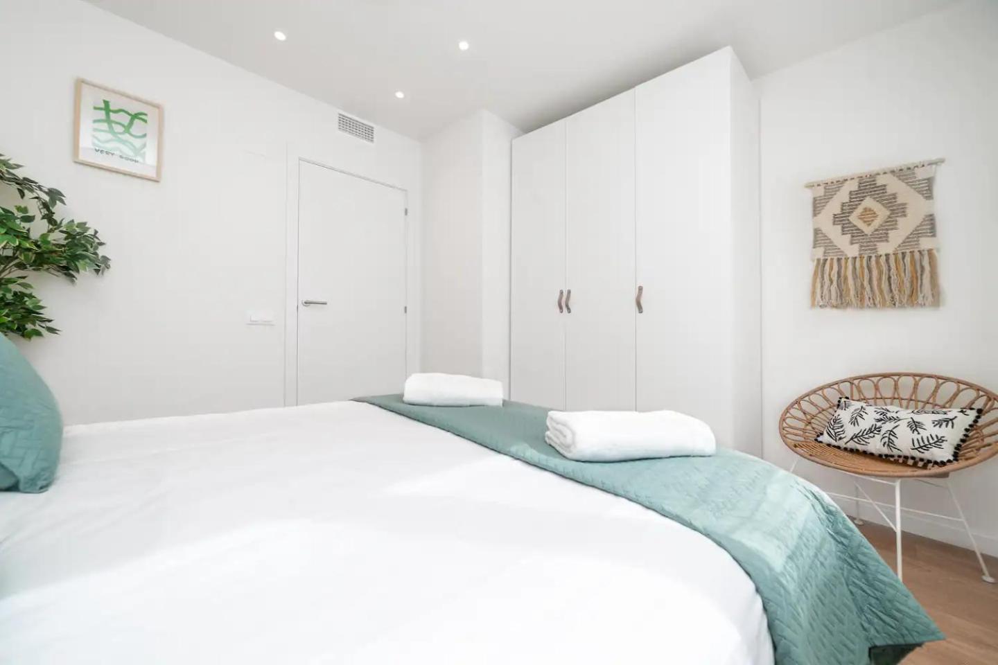 Soler Apartments Сант Адриа де Бесос Екстериор снимка