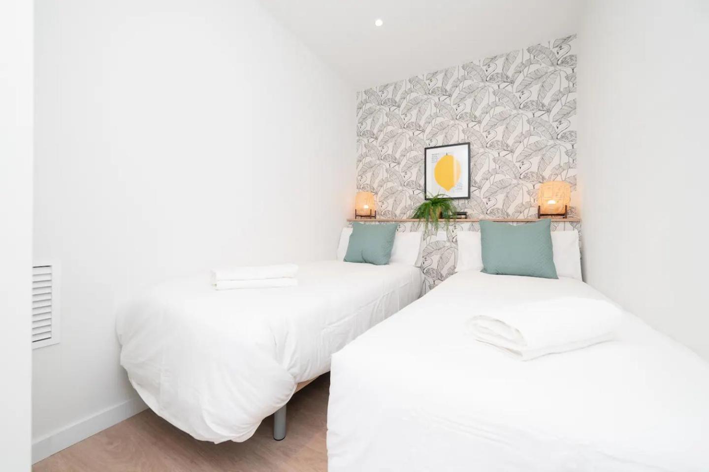 Soler Apartments Сант Адриа де Бесос Екстериор снимка